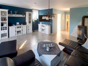 Reethaus Zickersche Berge - WG 02 mit Kamin und Terrasse in Gager